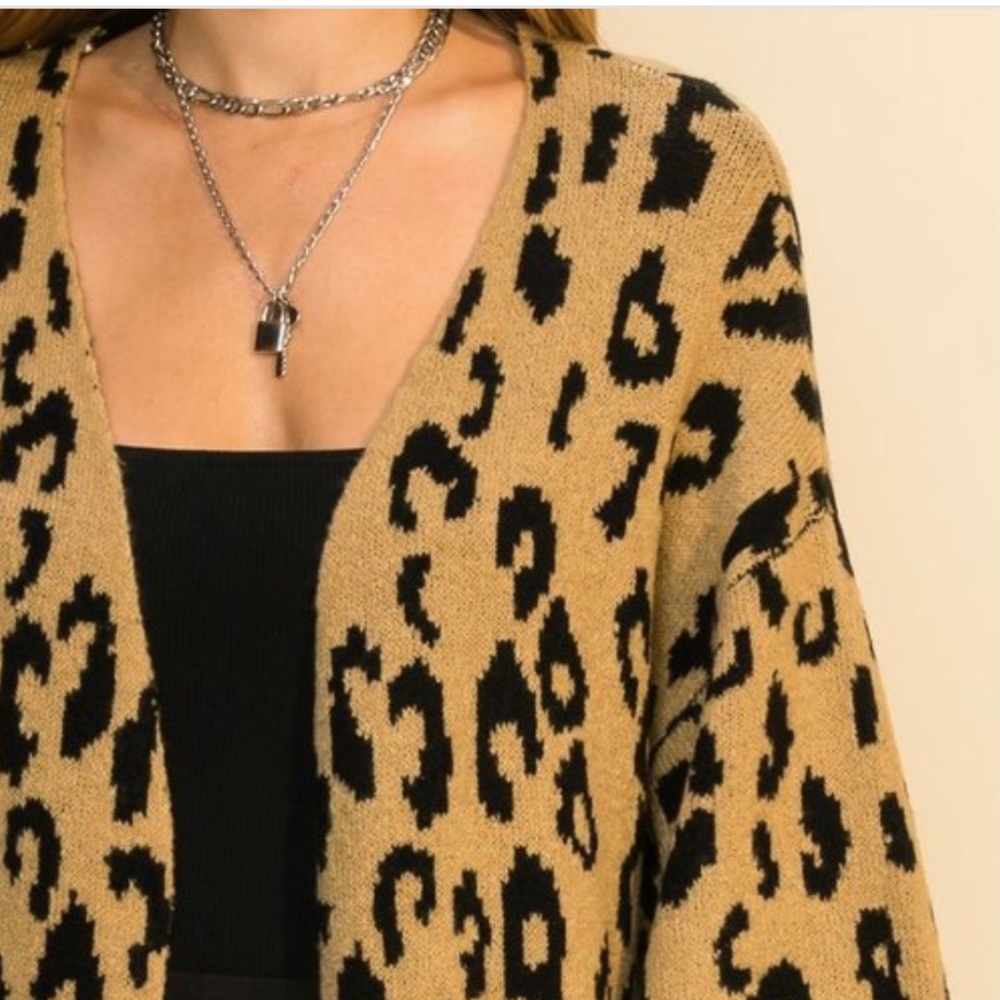 OVERSIZED LEOPARD PRINT LONG CARDIGAN SWEATER STATEMENT SLEEVES - Picture 3 of 16
